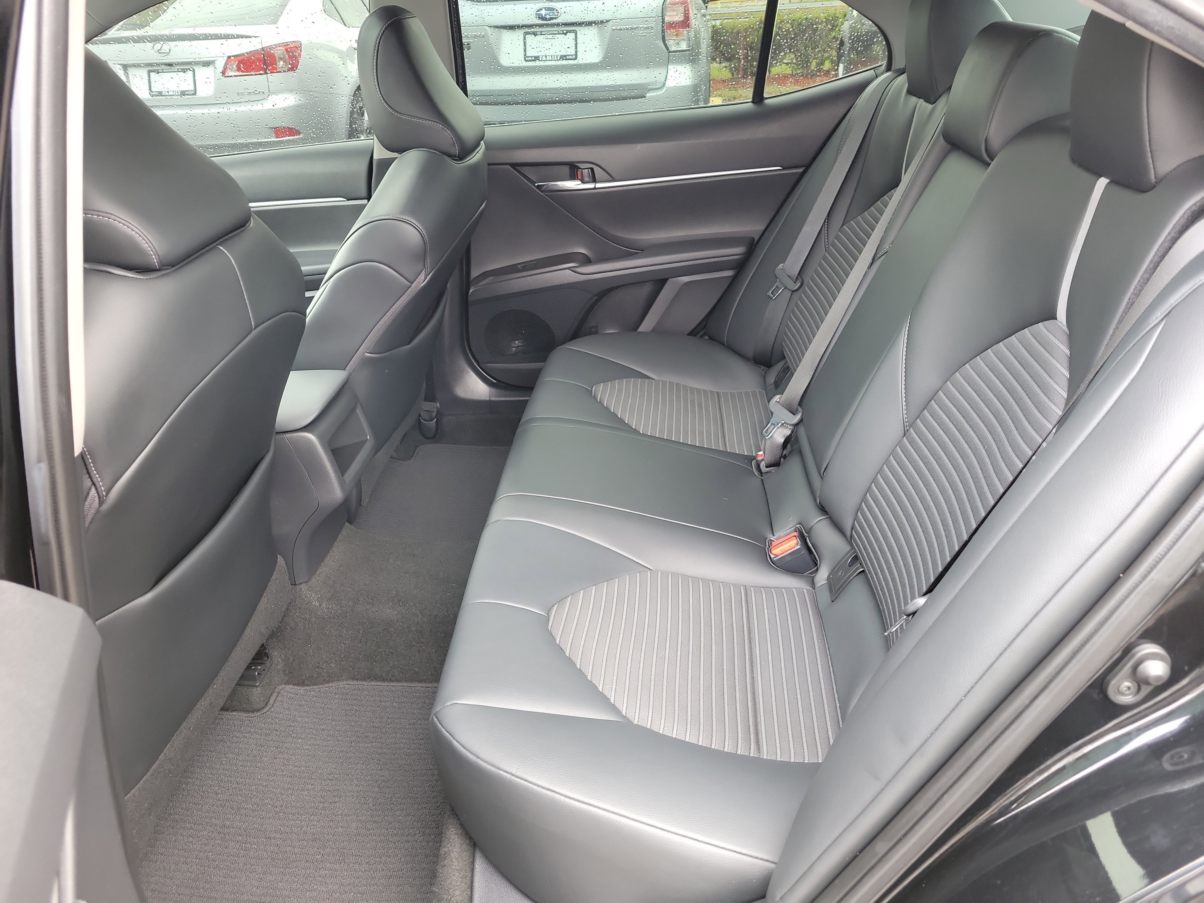 Used 2021 Toyota Camry SE image 14