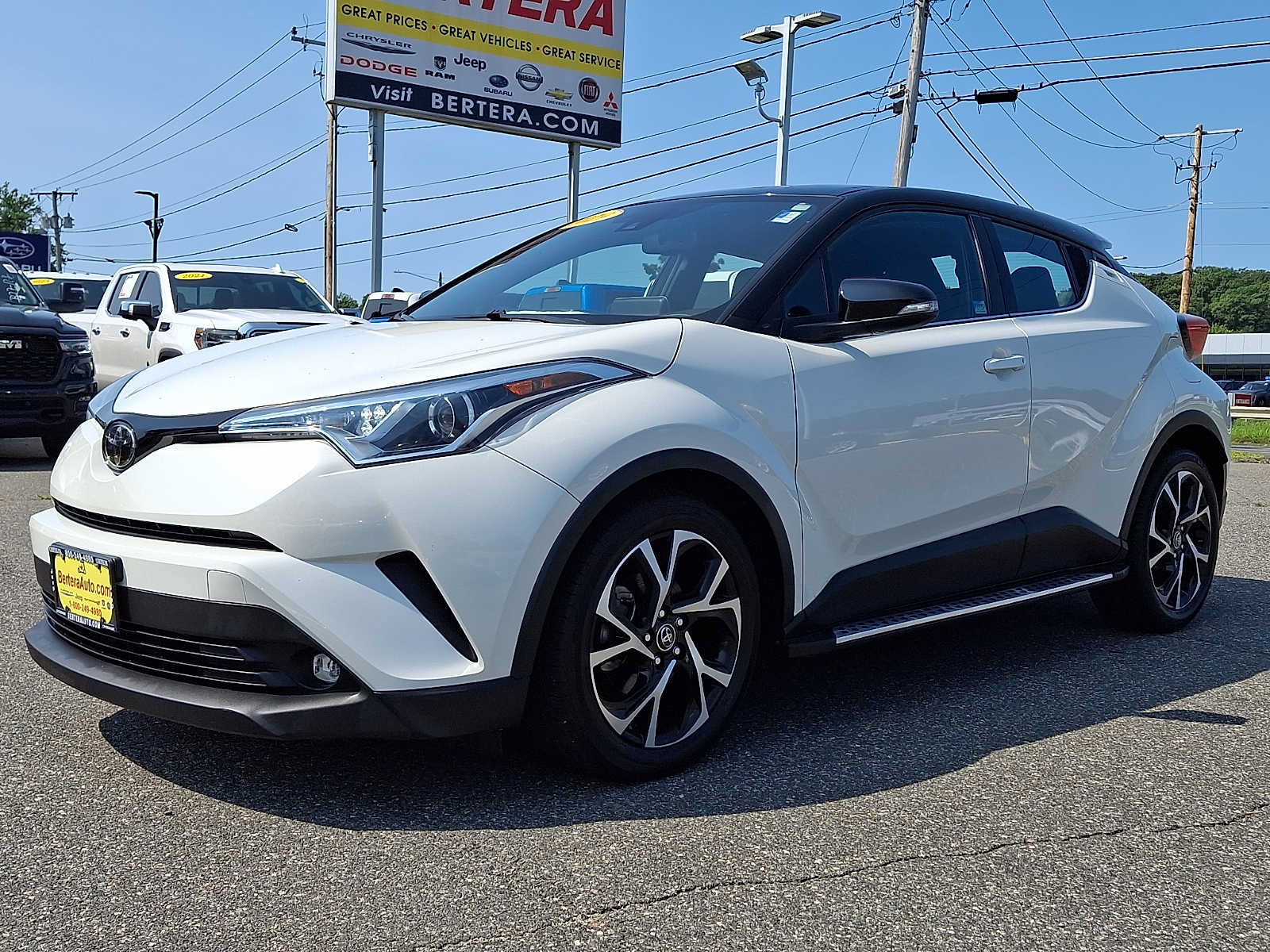 Used 2019 Toyota C-HR Limited FWD image 3