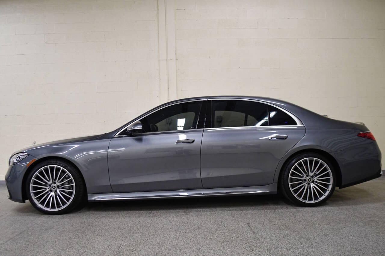 Used 2022 Mercedes-Benz S 580 4MATIC Sedan image 3