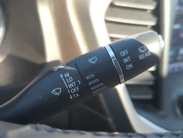 Used 2019 GMC Acadia Denali w/ Technology Package FWD image 29