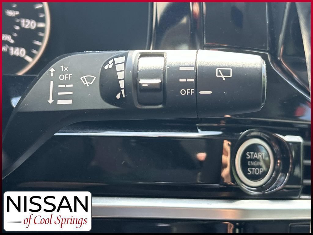 Used 2023 Nissan Pathfinder SL AWD/4WD image 31
