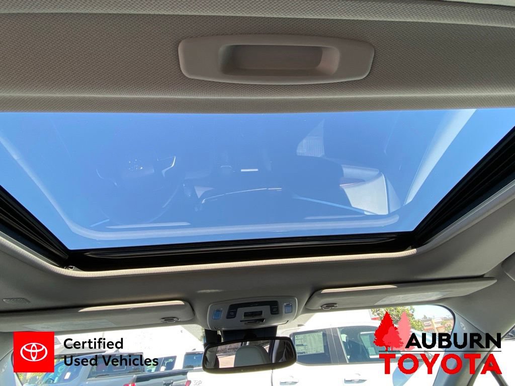 Certified 2023 Toyota Sienna XLE FWD image 33