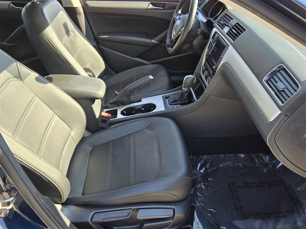 Used 2019 Volkswagen Passat 2.0T Wolfsburg w/ Wheels & Sunroof Package image 20