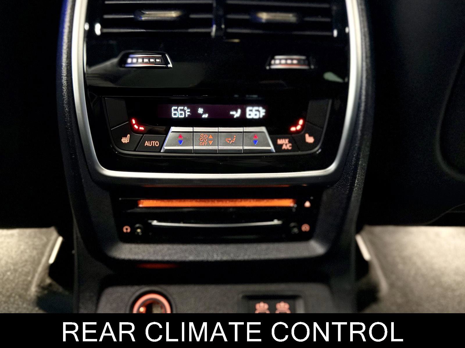 Used 2020 BMW X7 M50i w/ Dynamic Handling Package image 20