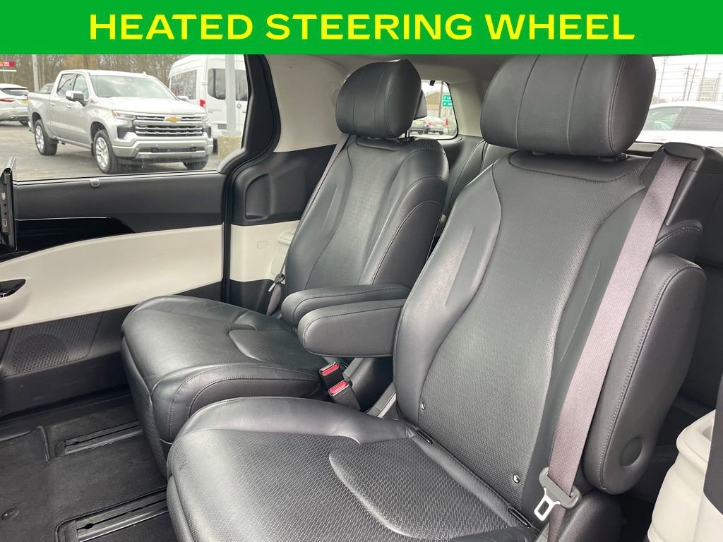 Used 2022 Kia Carnival SX Prestige image 16