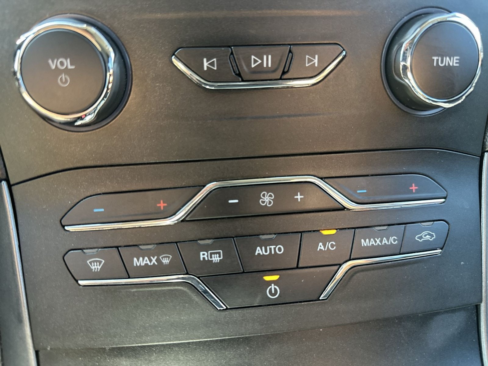 Certified 2020 Ford Edge SE AWD/4WD image 28