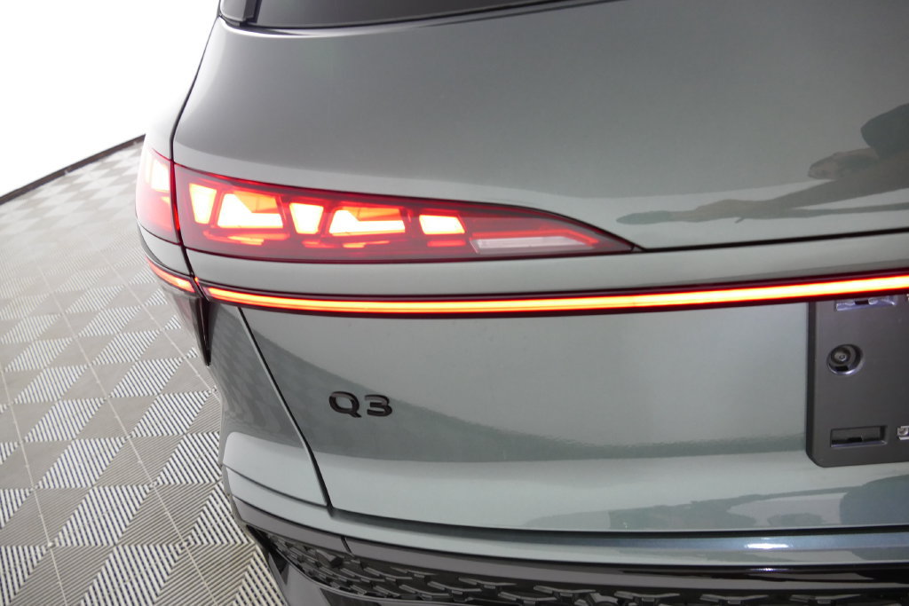 New 2026 Audi Q3 quattro 2.0T AWD/4WD image 33