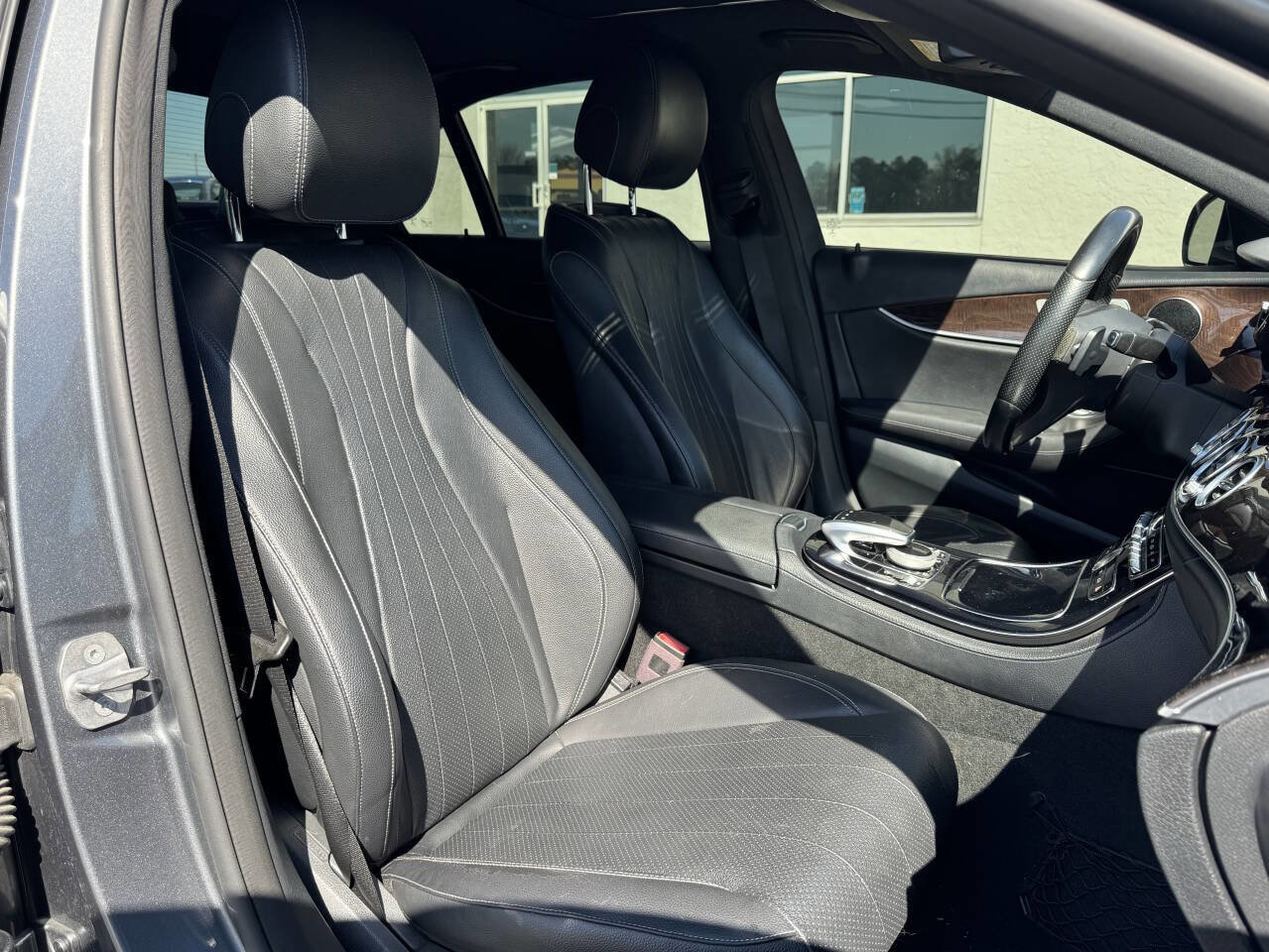 Used 2017 Mercedes-Benz E 300 image 10