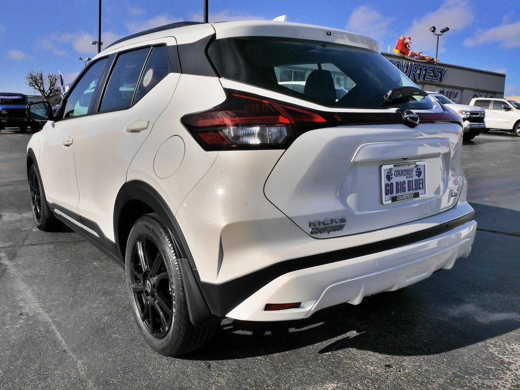 Used 2023 Nissan Kicks SR w/ SR Premium Package image 7