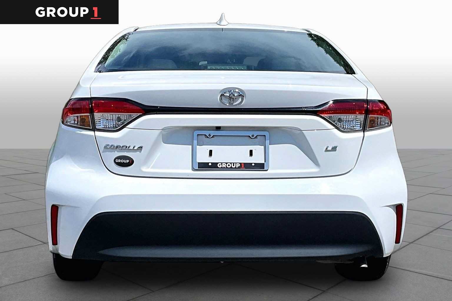 Used 2024 Toyota Corolla LE FWD image 5