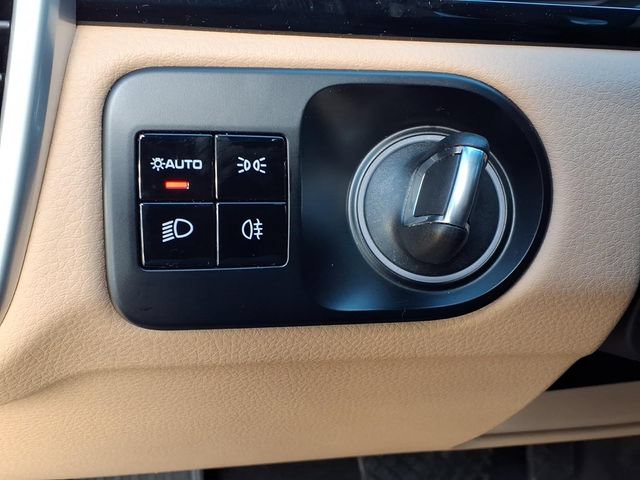 Used 2019 Porsche Cayenne AWD/4WD image 12
