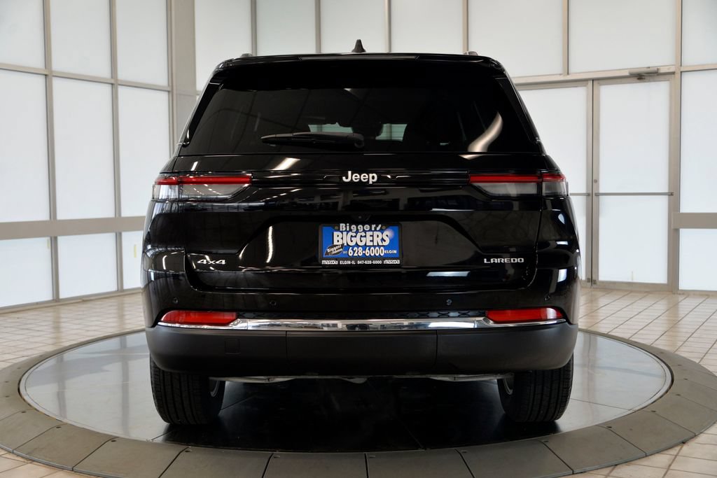 Used 2024 Jeep Grand Cherokee Laredo X AWD/4WD image 7