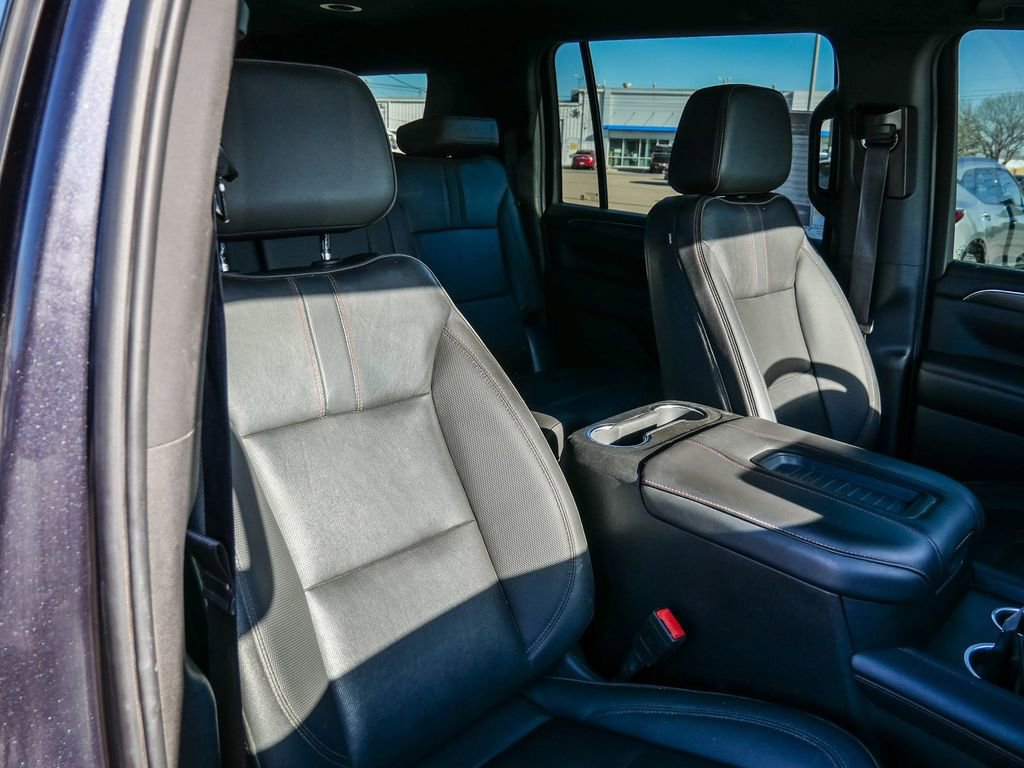 Used 2023 Chevrolet Suburban RST image 17