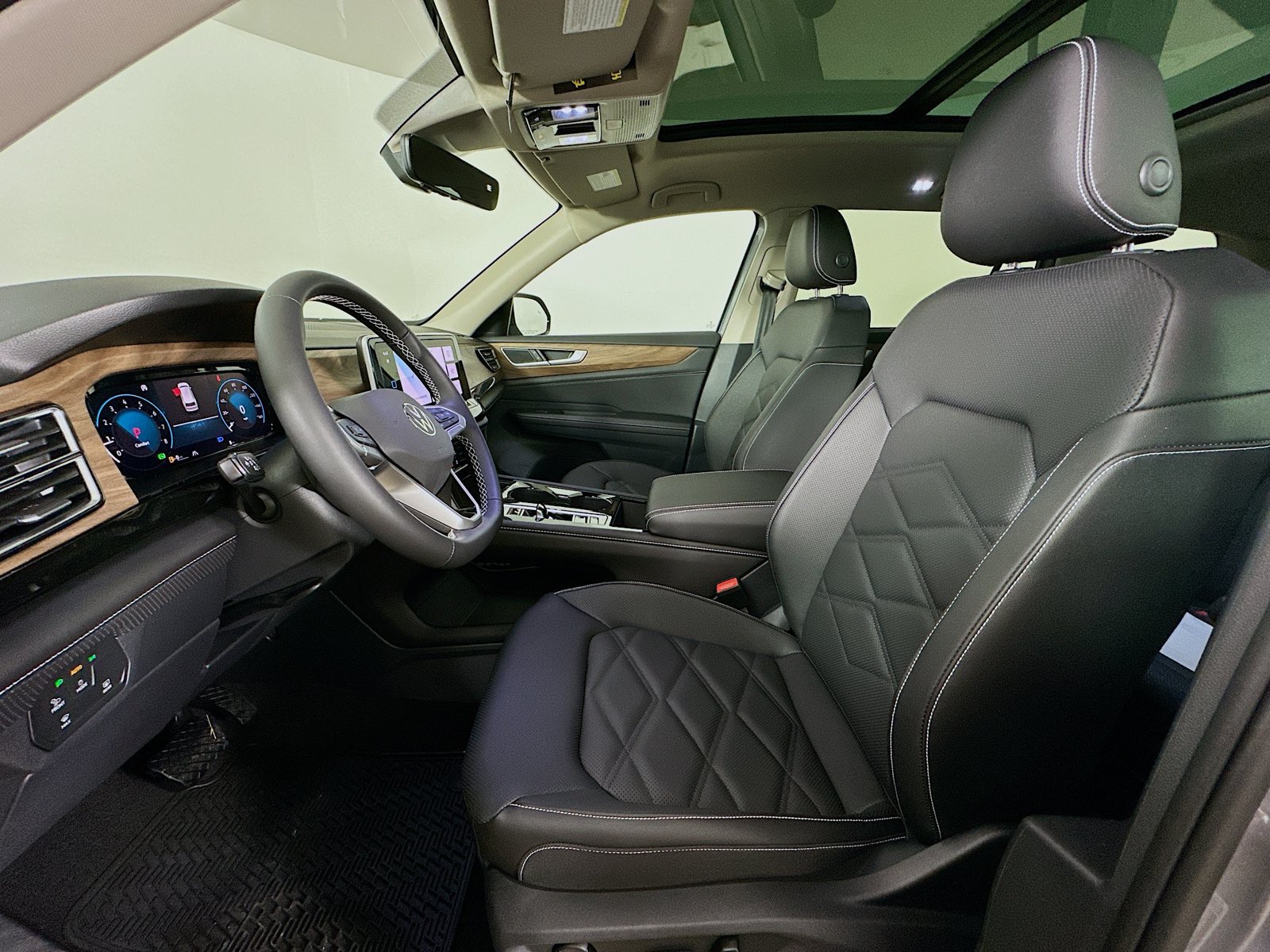 New 2026 Volkswagen Atlas SE AWD/4WD image 32