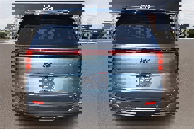 New 2026 Kia Carnival SX image 4