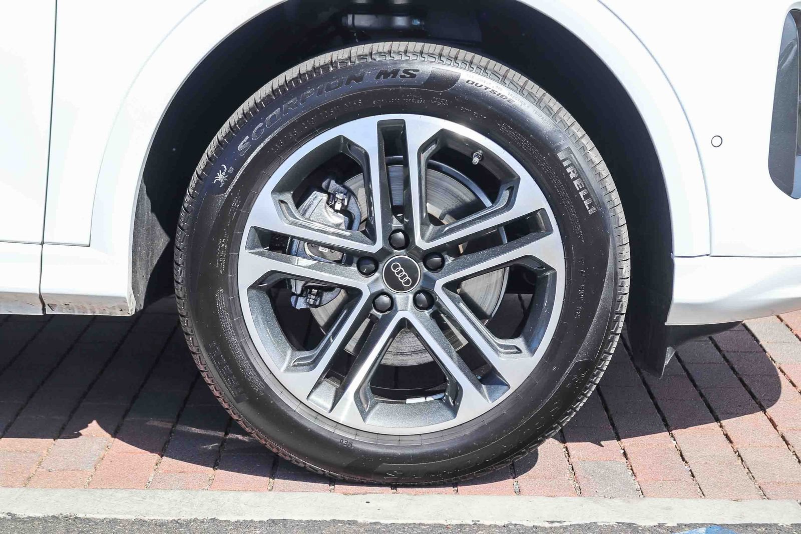 Certified 2025 Audi Q5 Premium w/ Convenience Package AWD/4WD image 11