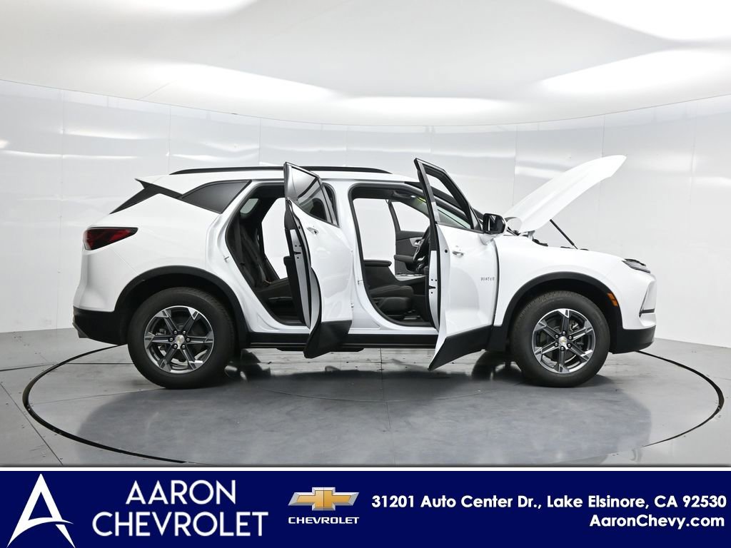 New 2025 Chevrolet Blazer LT w/ Convenience Package image 3