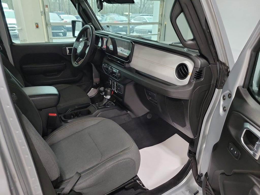 Used 2024 Jeep Wrangler Sport S image 22