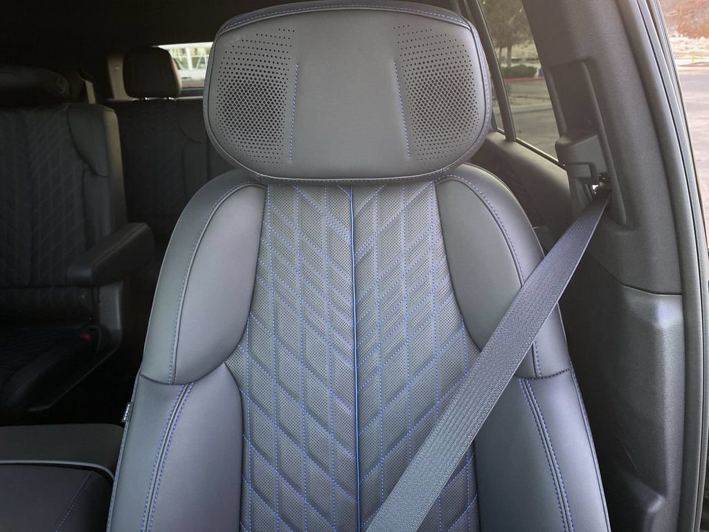 Used 2025 Cadillac Escalade IQ Sport 1 AWD/4WD image 34