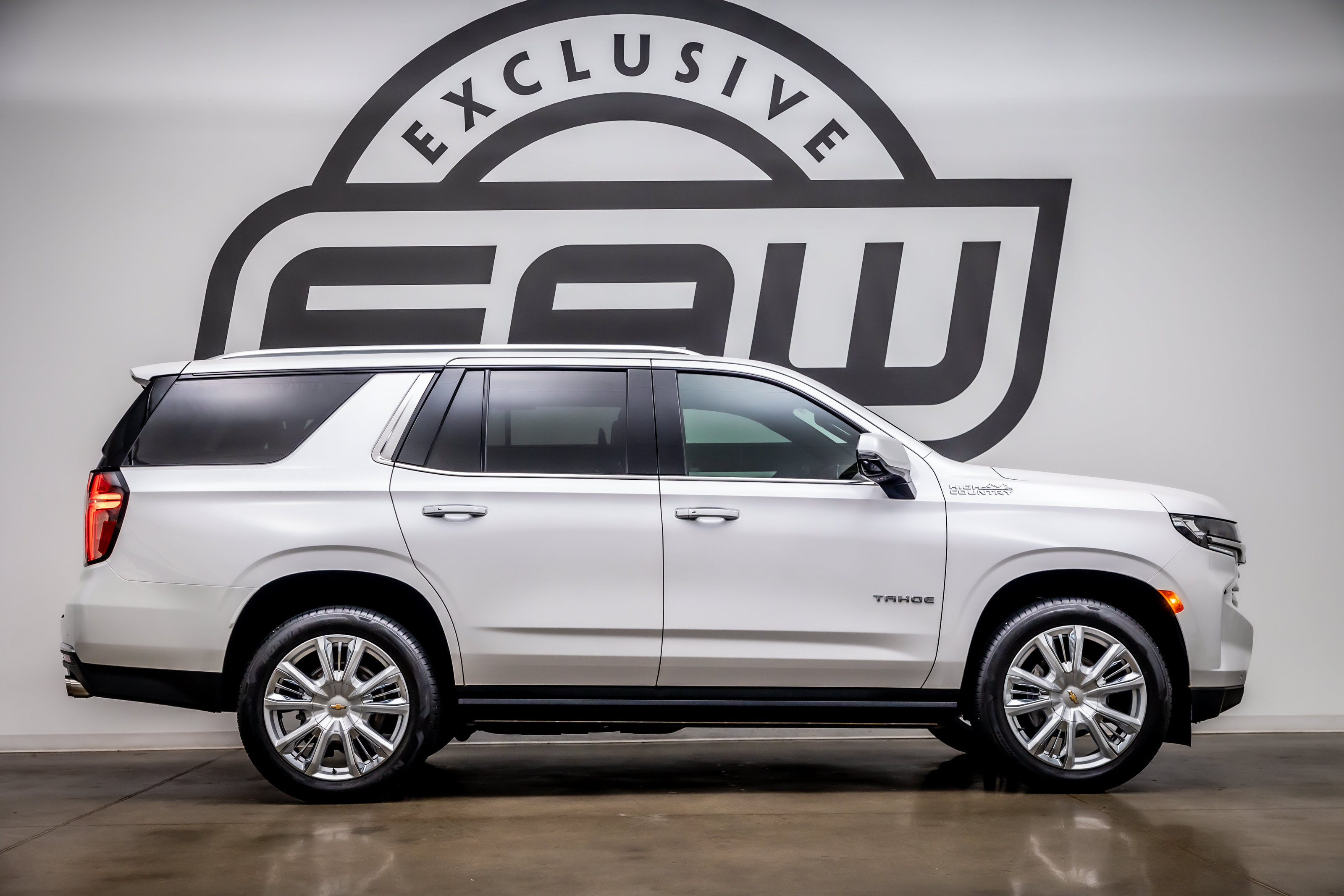 Used 2021 Chevrolet Tahoe High Country w/ Premium Package AWD/4WD image 9