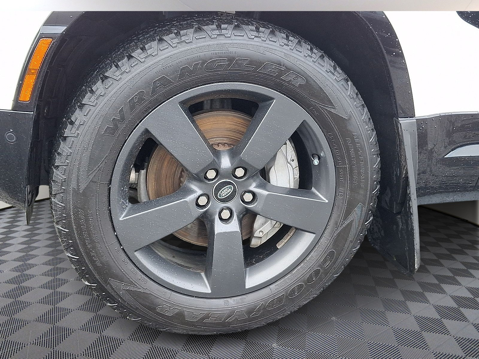 Used 2022 Land Rover Defender 110 X-Dynamic HSE AWD/4WD image 2