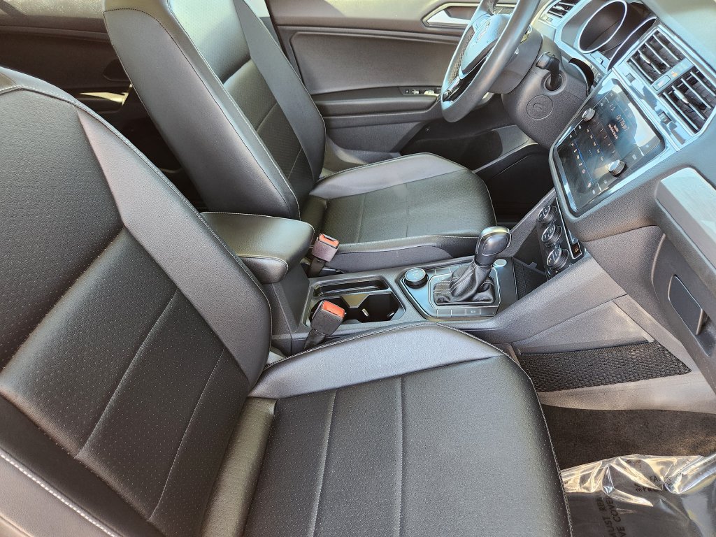 Used 2021 Volkswagen Tiguan SE AWD/4WD image 4