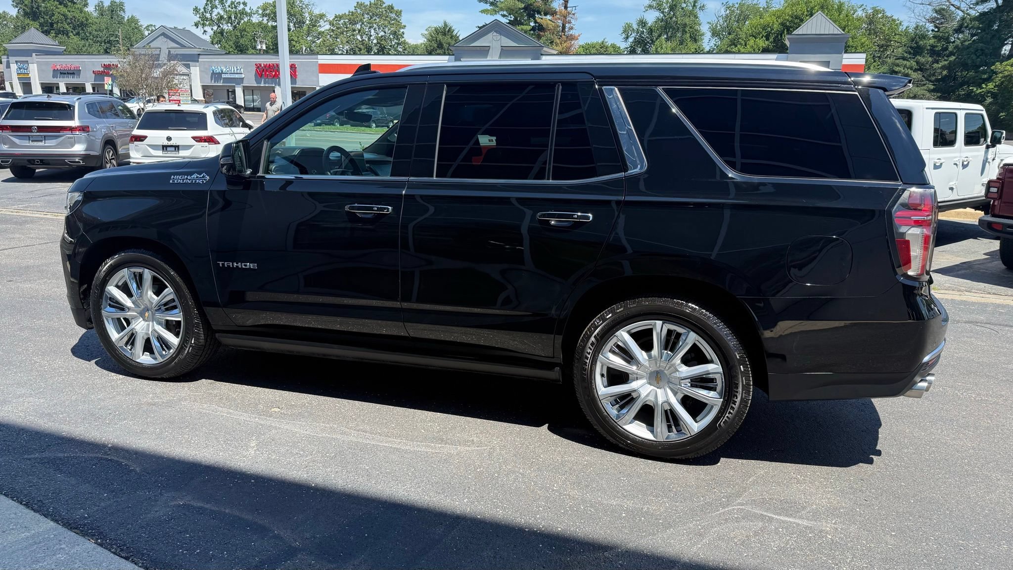 Used 2021 Chevrolet Tahoe High Country AWD/4WD image 6