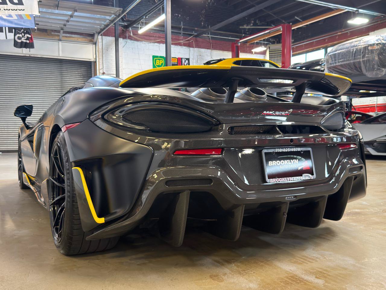 Used 2020 McLaren 600LT Spider RWD image 10