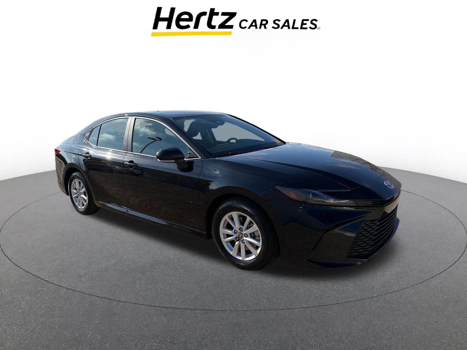 Used 2025 Toyota Camry LE image 1