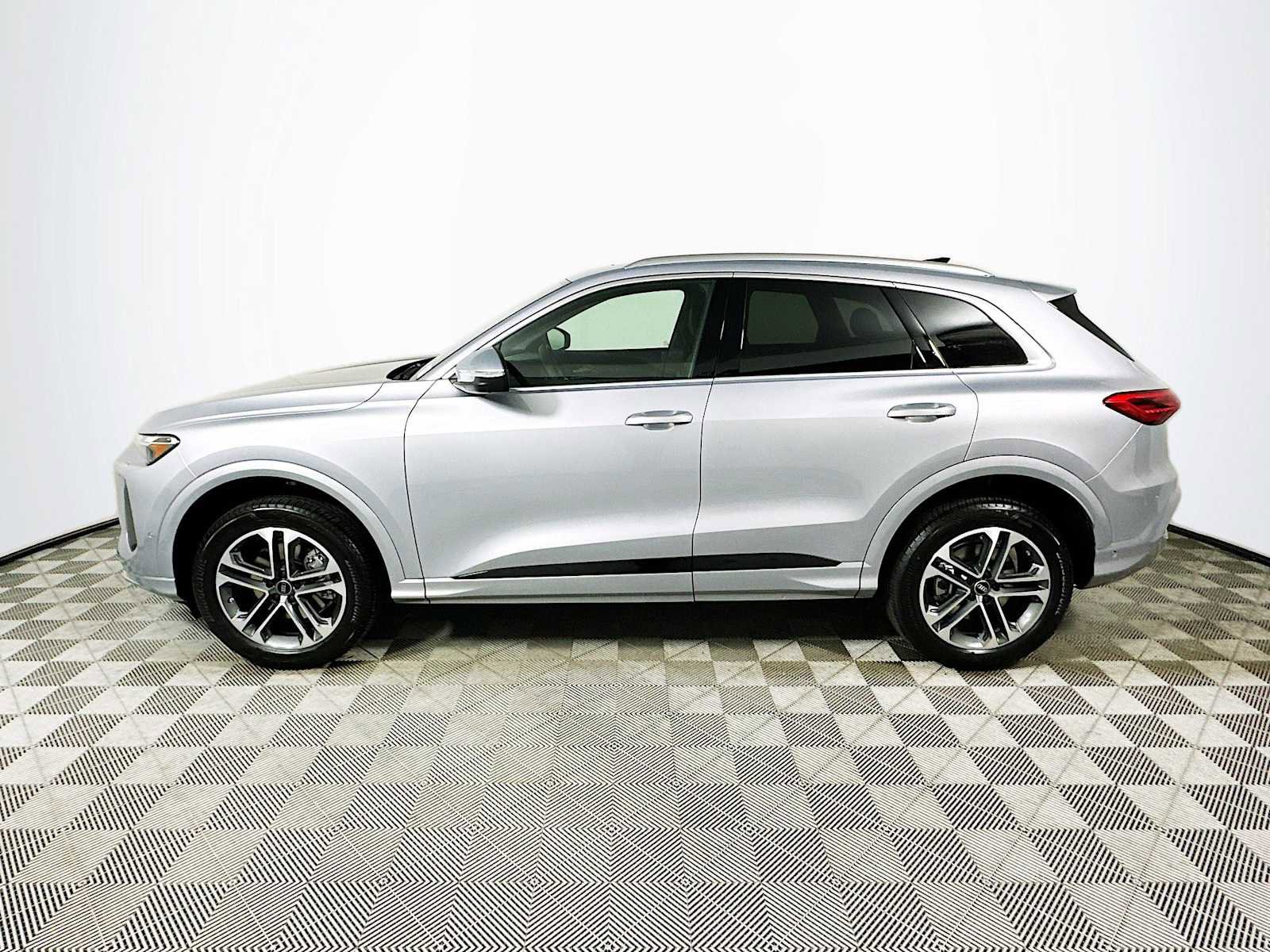 New 2025 Audi Q5 Premium image 4