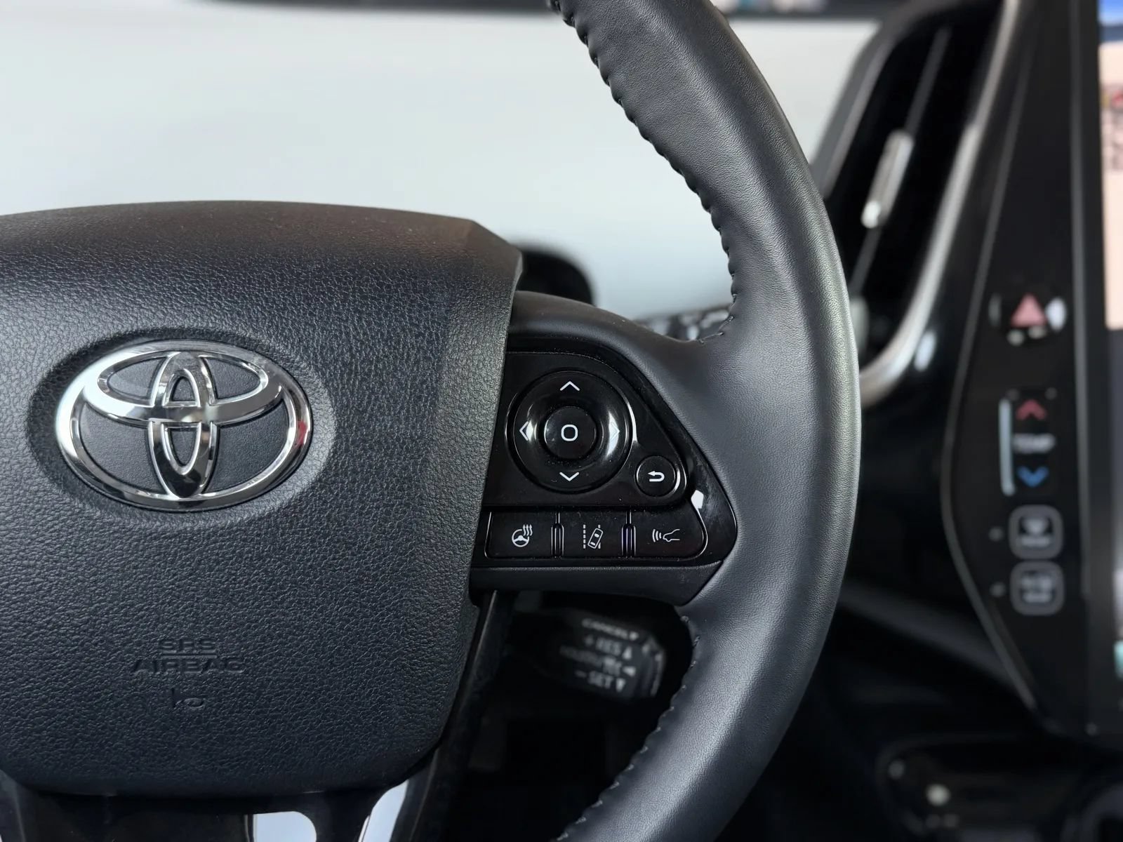 Used 2019 Toyota Prius Limited w/ Carpet Mat Package FWD image 22