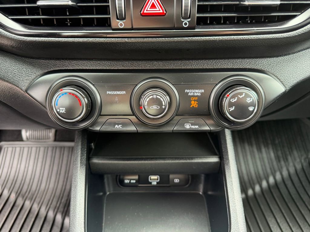 Used 2024 Kia Forte LXS image 22