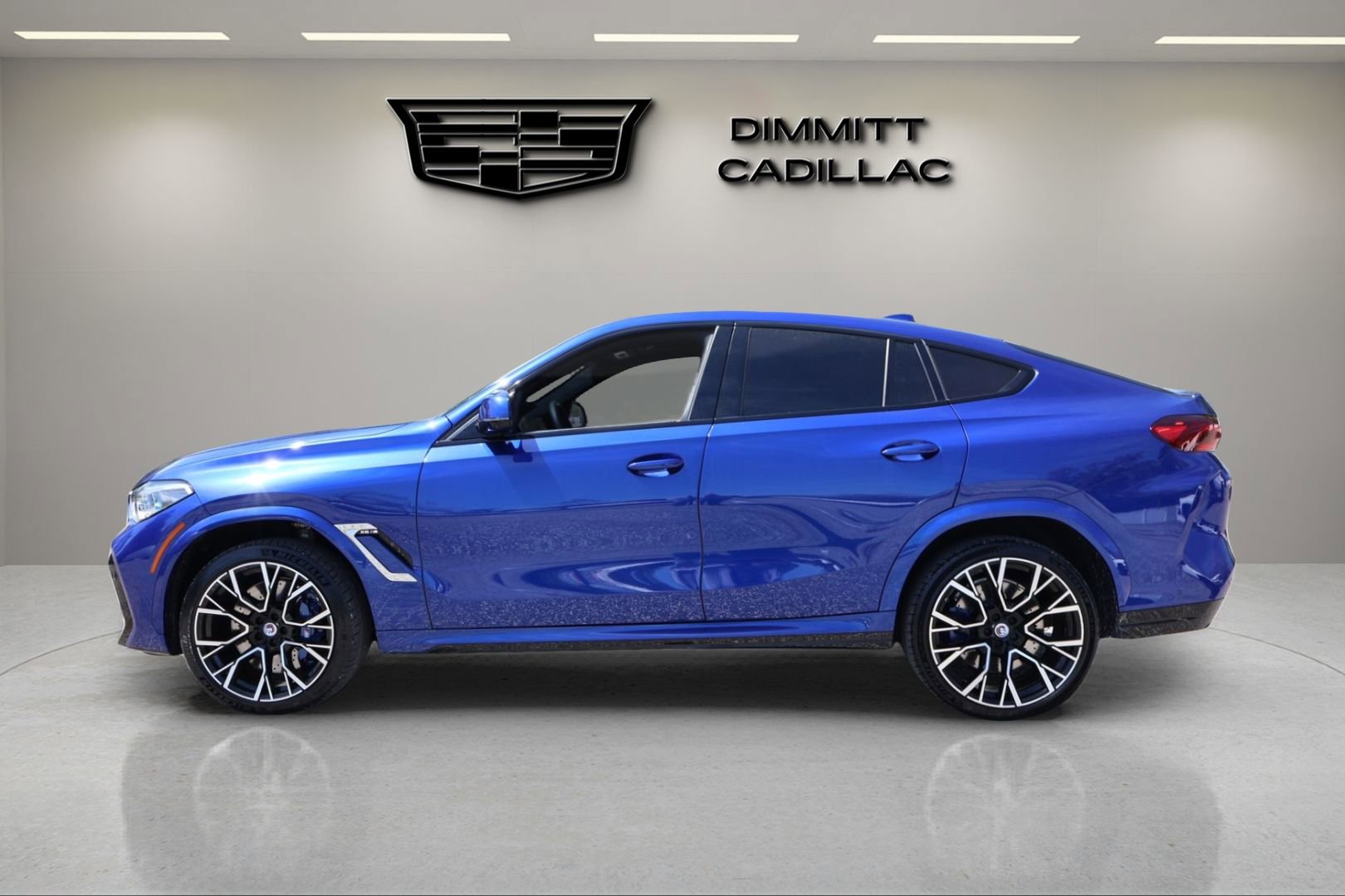 Used 2023 BMW X6 M w/ Executive Package image 2