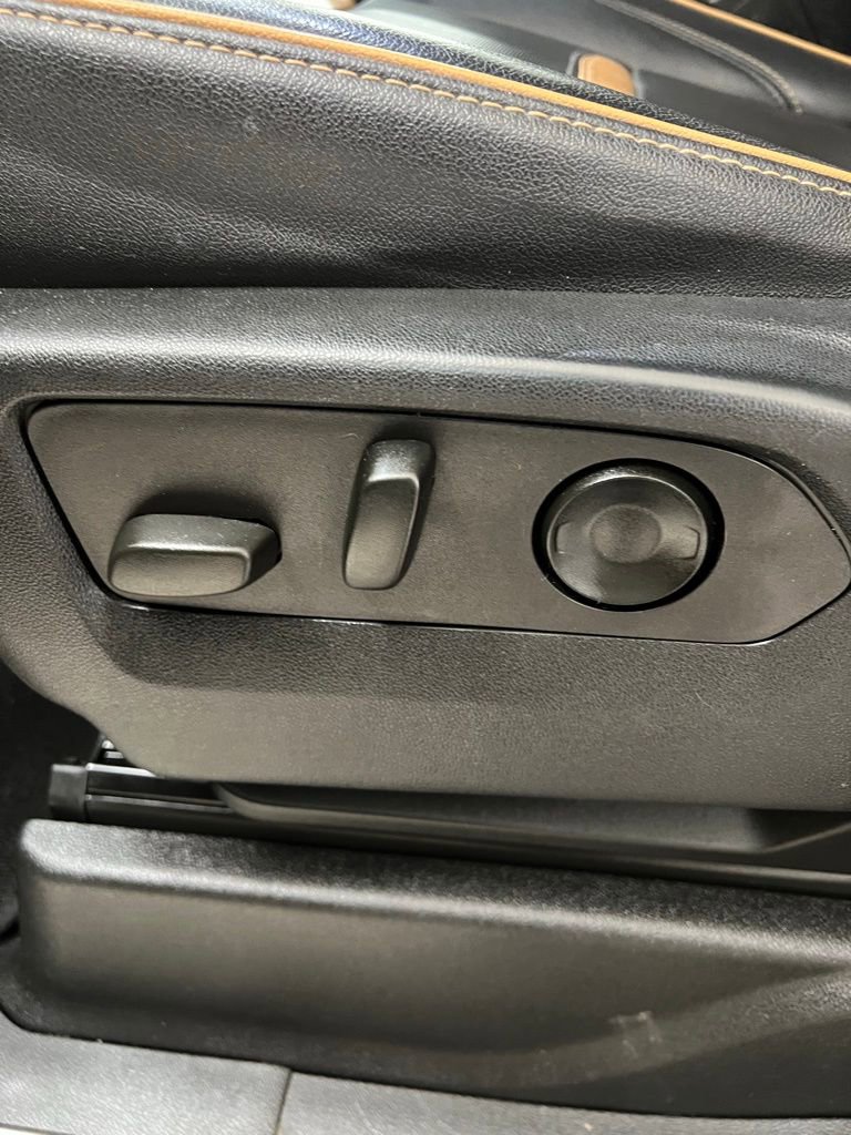 Used 2023 GMC Yukon AT4 image 27