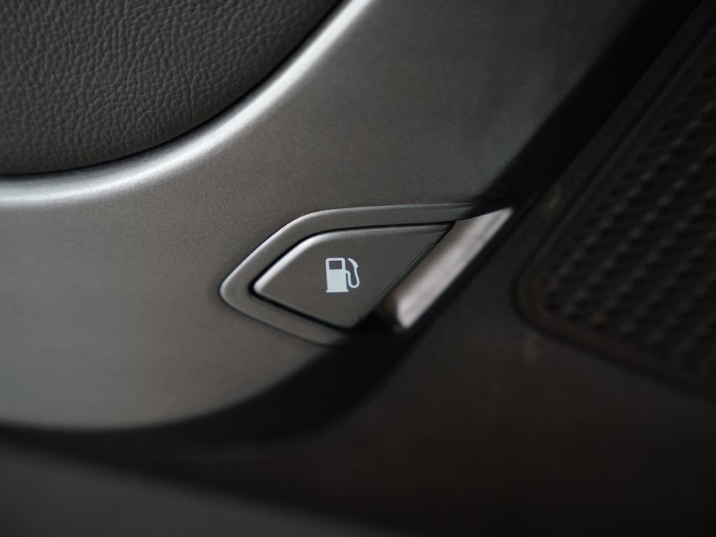 Used 2013 Hyundai Santa Fe Sport AWD/4WD image 49