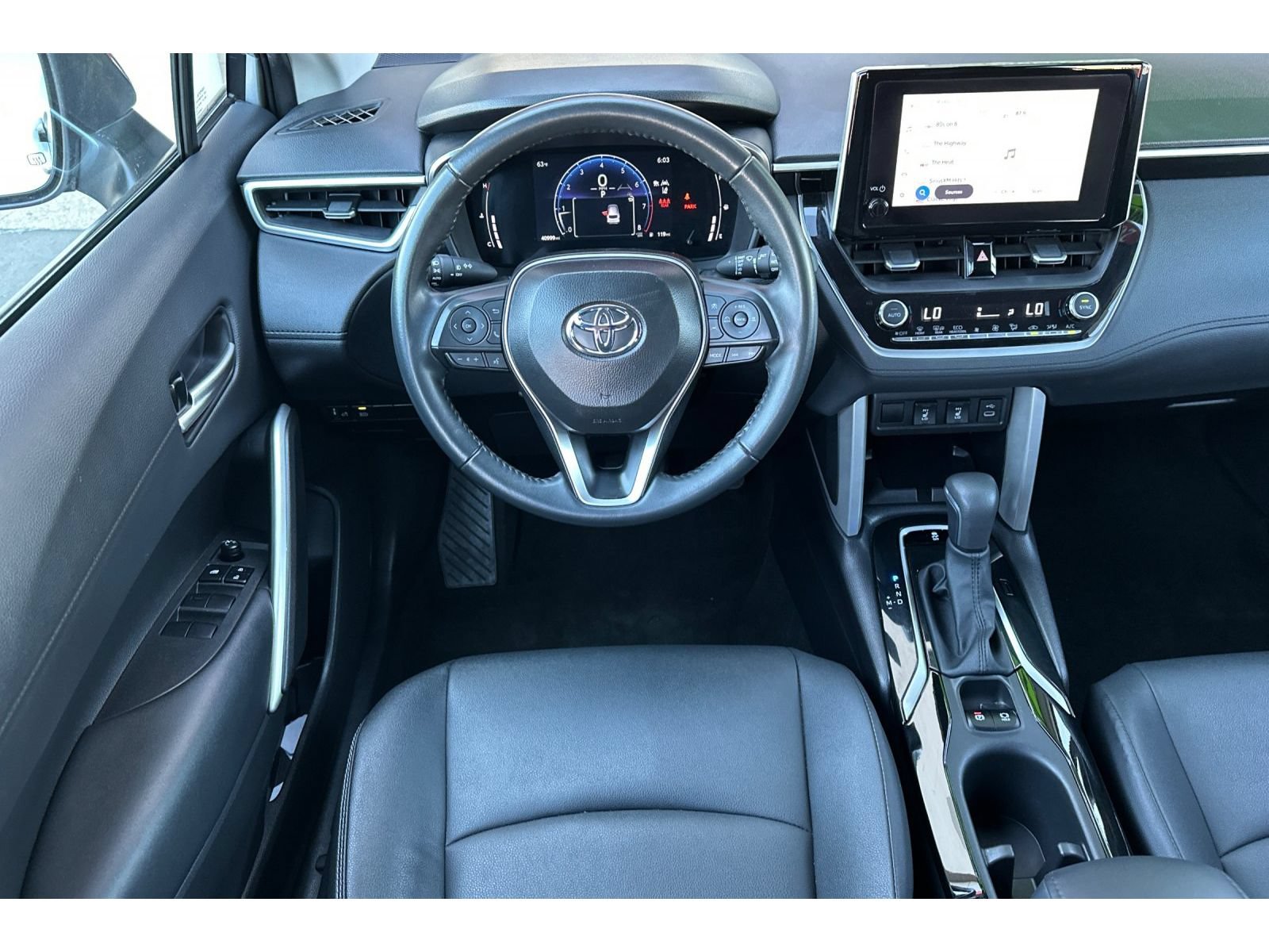 Used 2025 Toyota Corolla Cross XLE AWD/4WD image 16