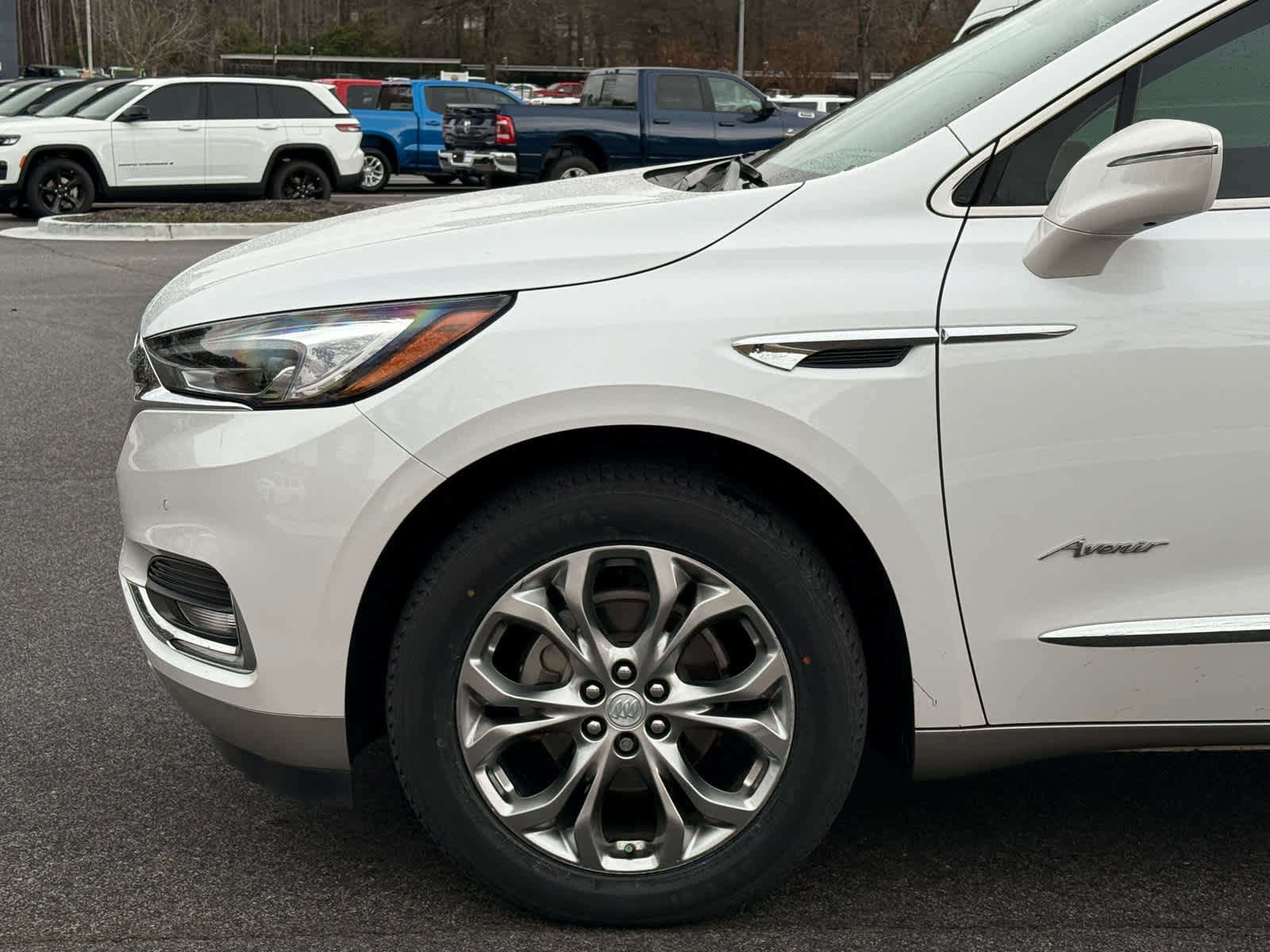 Used 2019 Buick Enclave Avenir w/ Avenir Technology Package image 10