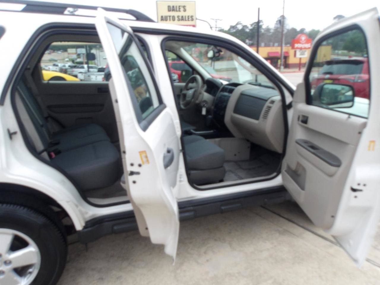 Used 2011 Ford Escape XLS w/ 102A Rapid Spec Order Code FWD image 6