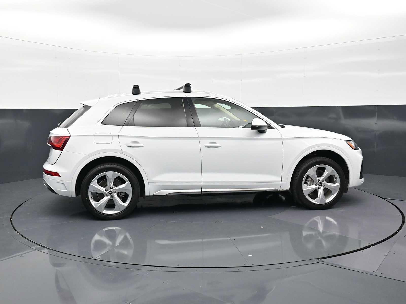 Used 2021 Audi Q5 2.0T Premium Plus w/ Premium Plus Package AWD/4WD image 4
