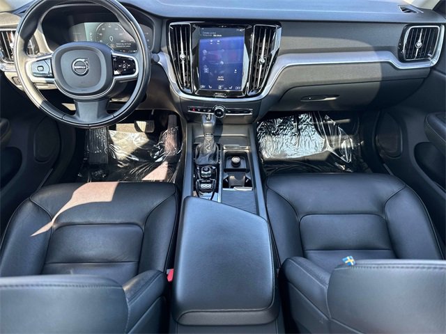 Used 2019 Volvo S60 T6 Momentum w/ Premium Package image 13