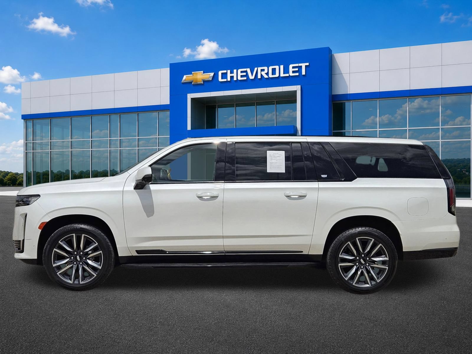 Used 2023 Cadillac Escalade ESV Sport w/ Heavy-Duty Trailer Package AWD/4WD image 3