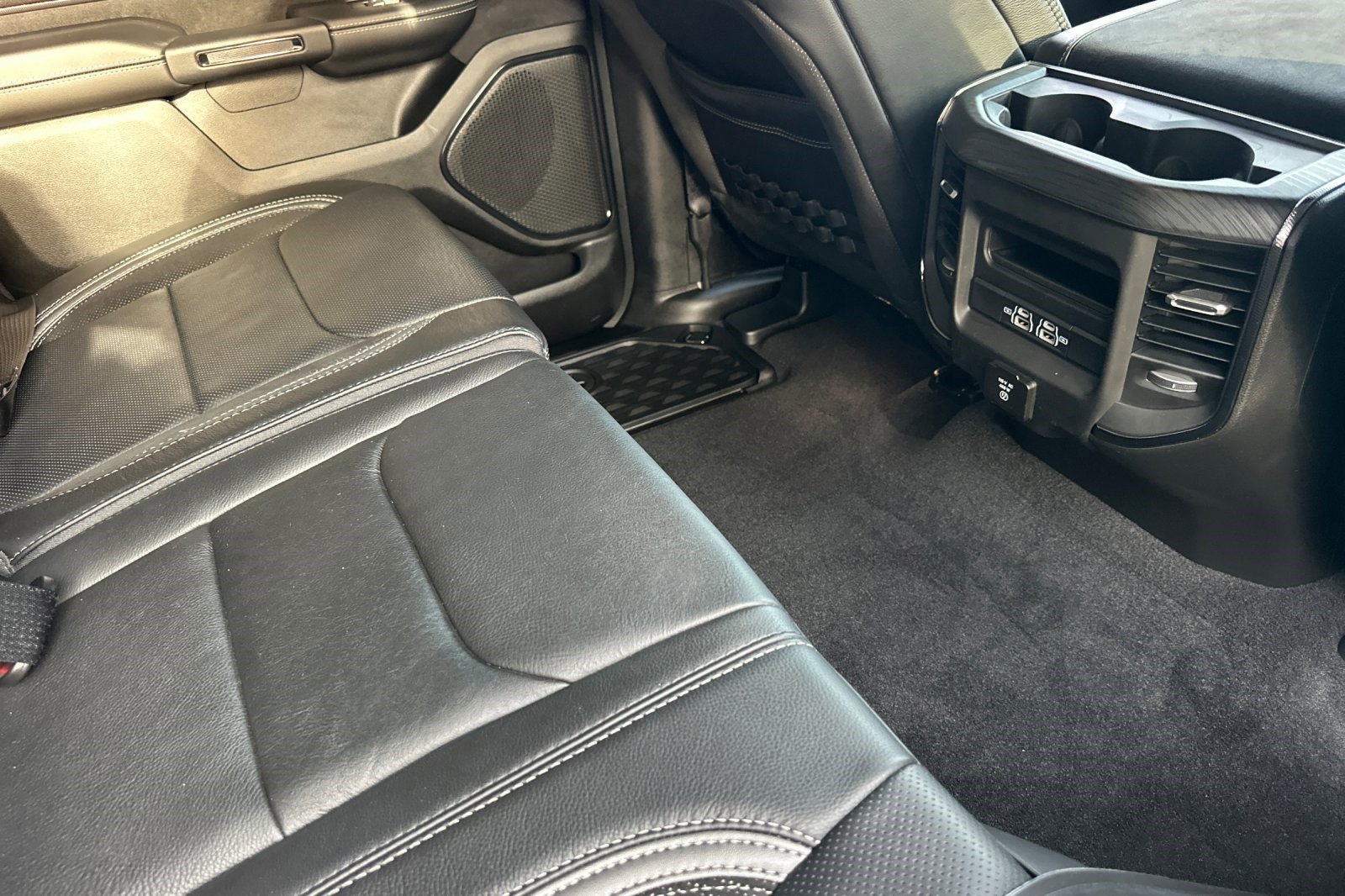 Used 2025 RAM 1500 RHO image 30