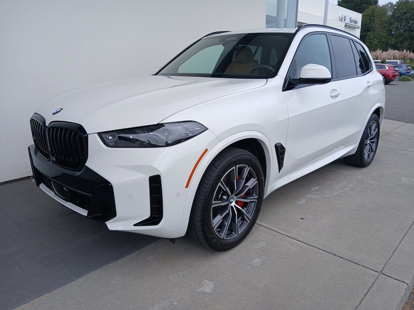 Used 2026 BMW X5 xDrive40i w/ M Sport Package image 2
