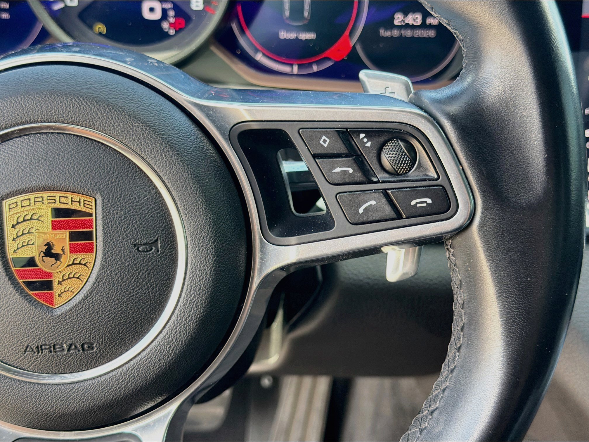 Used 2020 Porsche Panamera 4 AWD/4WD image 37