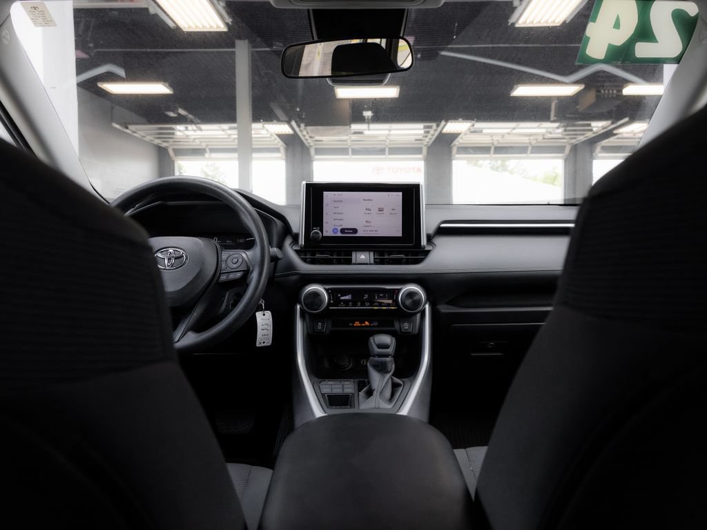 Used 2024 Toyota RAV4 LE AWD/4WD image 16