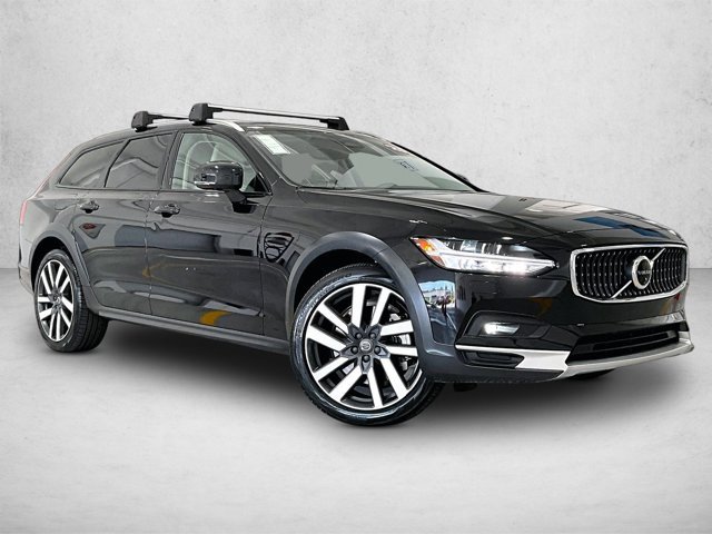 Used 2025 Volvo V90 B6 Cross Country Plus w/ Protection Package Premier AWD/4WD image 12