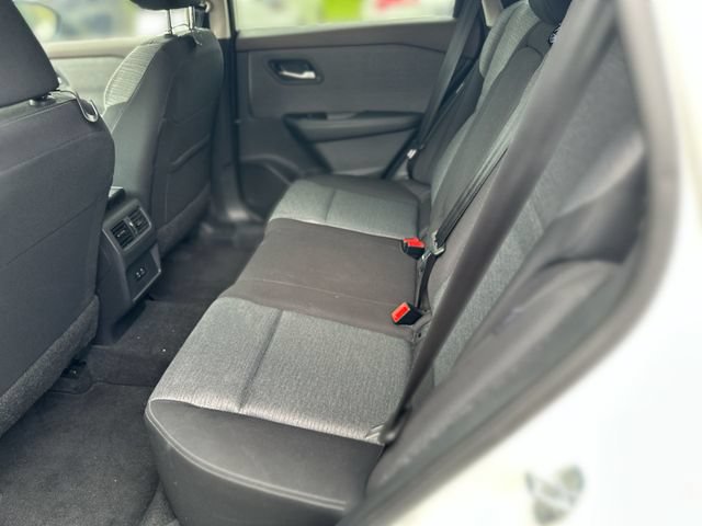 Used 2023 Nissan Rogue SV AWD/4WD image 23