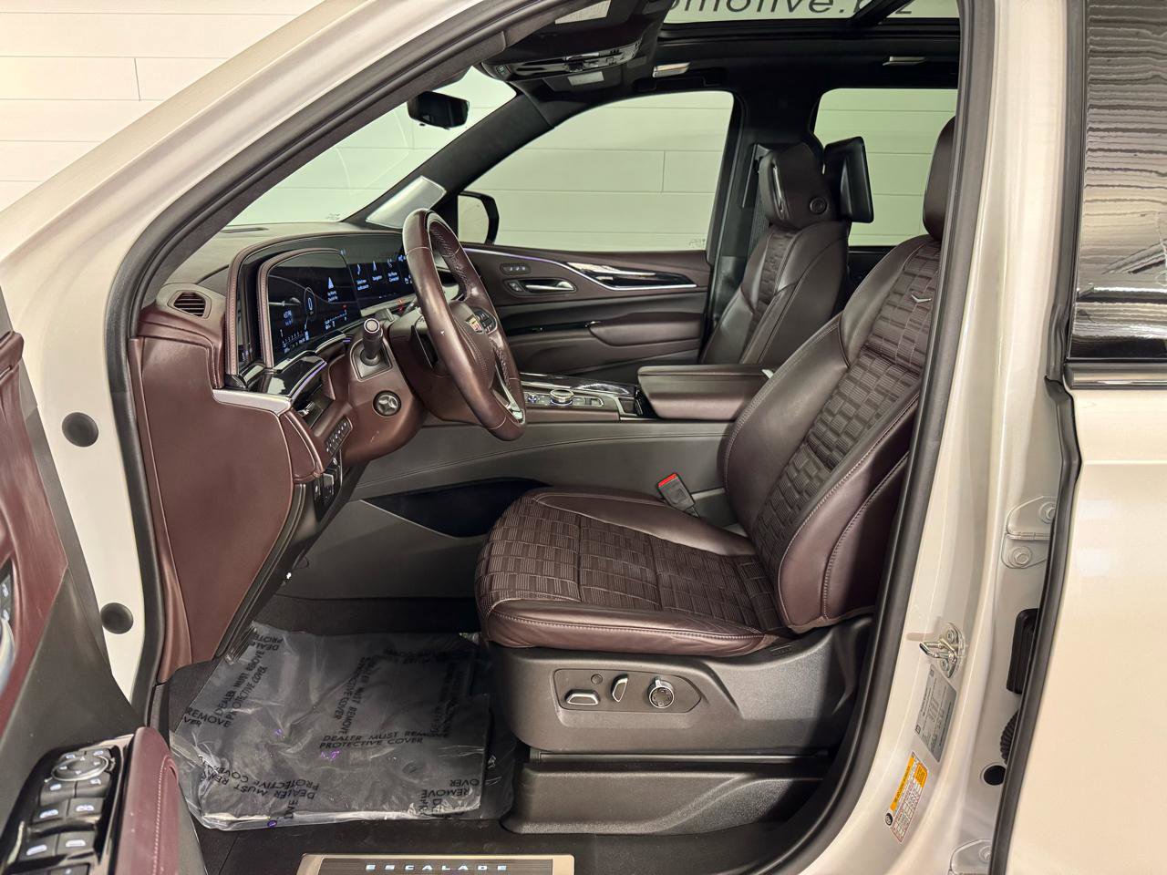 Used 2023 Cadillac Escalade Sport Platinum AWD/4WD image 12