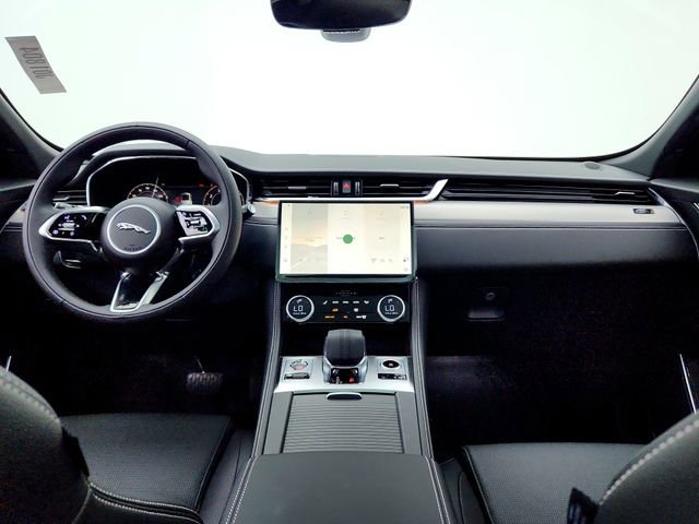 Certified 2025 Jaguar F-PACE R-Dynamic S AWD/4WD image 33