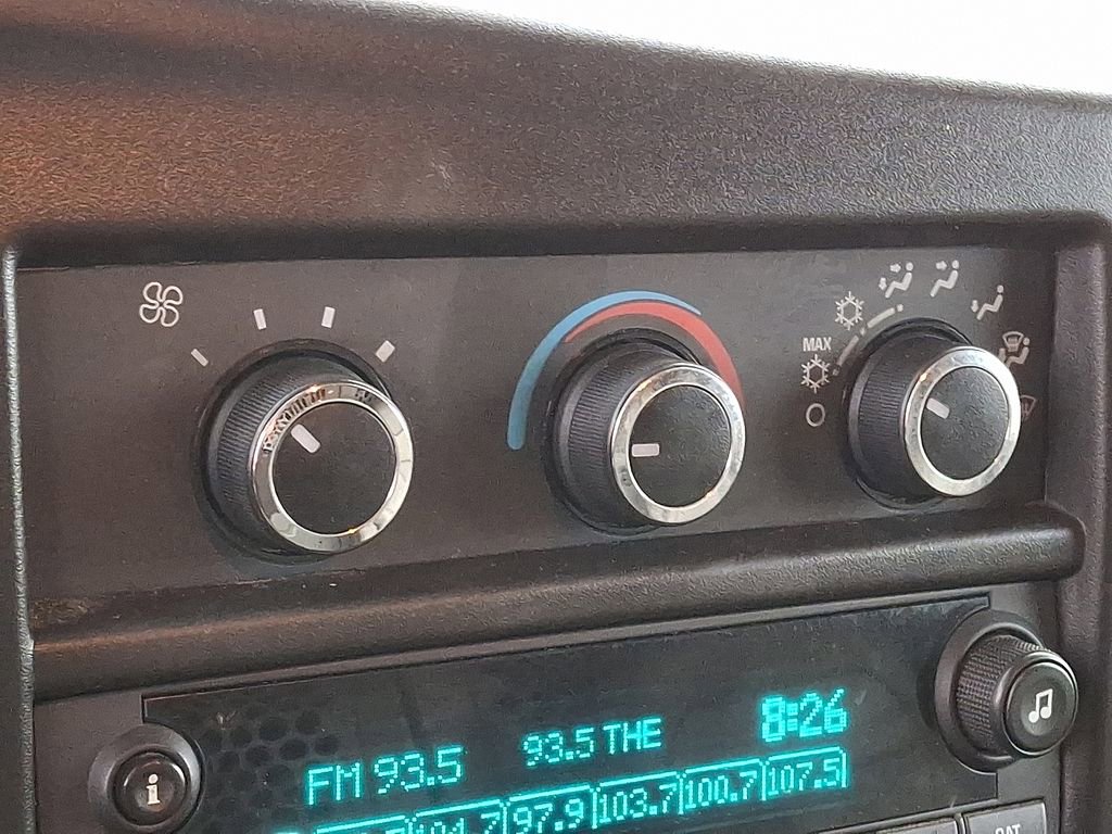 Used 2018 Chevrolet Express 3500 w/ Driver Convenience Package image 17